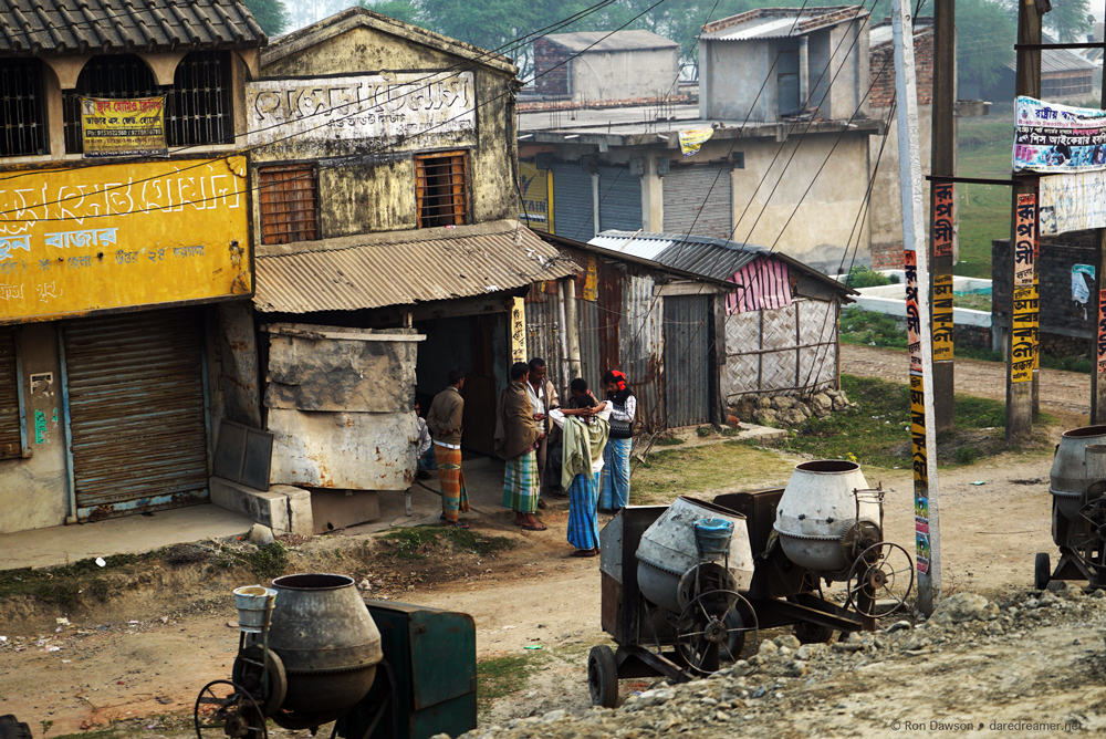 A lot of homes and buildings in Kolkata look like post apocalyptic movie sets.