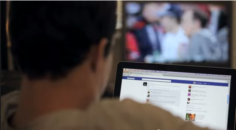 Social media multitasking